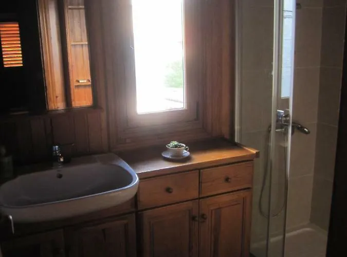 Casa De Madera בית נופש *